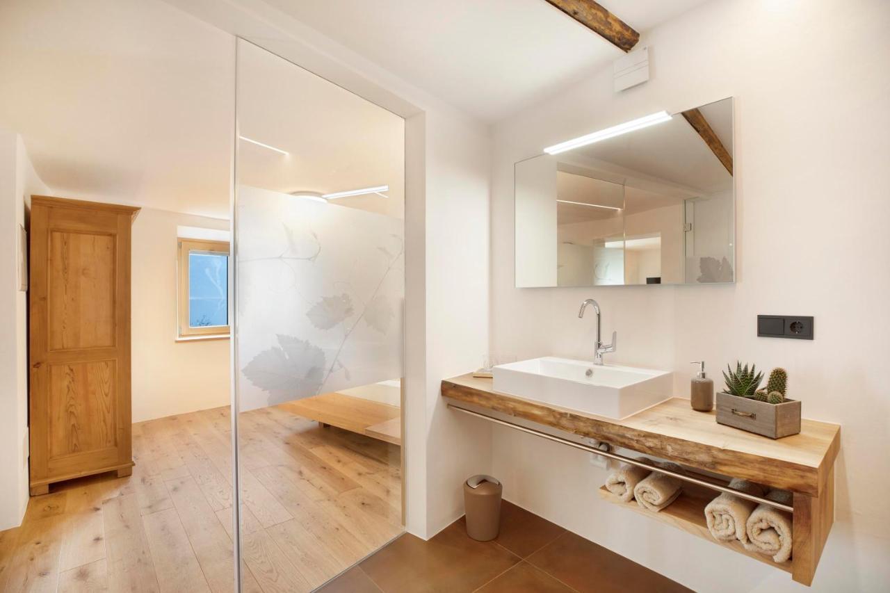 Brantenhof Ferienwohnung Vinea Cortaccia Exterior photo